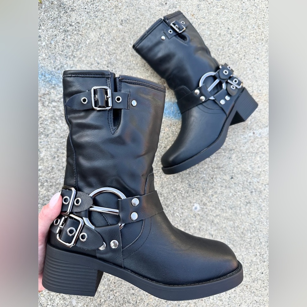 🖤Black link Leather Ankle Boots size 4